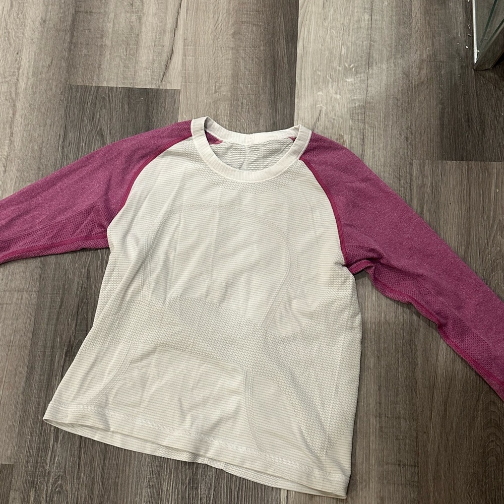 Women’s swiftly tech long sleeve tee in White and Purple